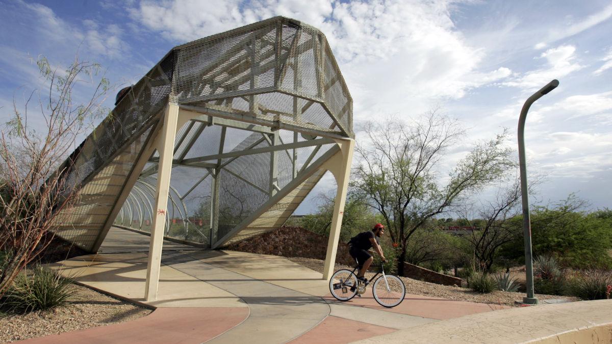 Man killed in mugging at Tucson’s rattlesnake bridge ID'd, 1 suspect hospitalized